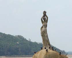 Statue of Fisher Girl